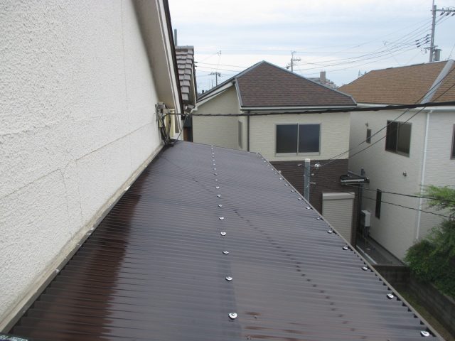 高砂市で交換して新しくなった波板屋根